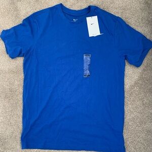 Nike mens Tshirt- size medium with tags